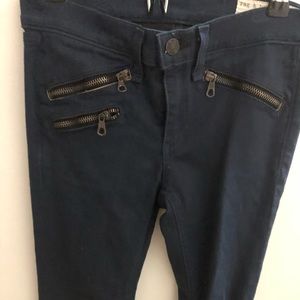 Rag & bone blue jeans with zippers
